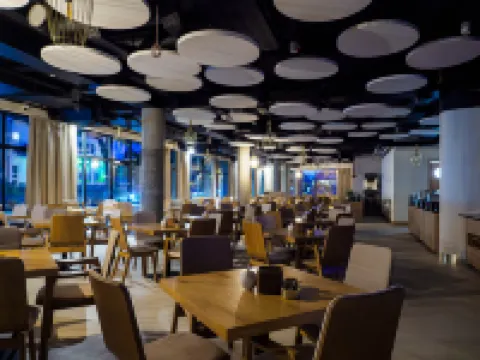 克羅爾廣場温泉療養度假村 斯瓦夫諾縣酒店
