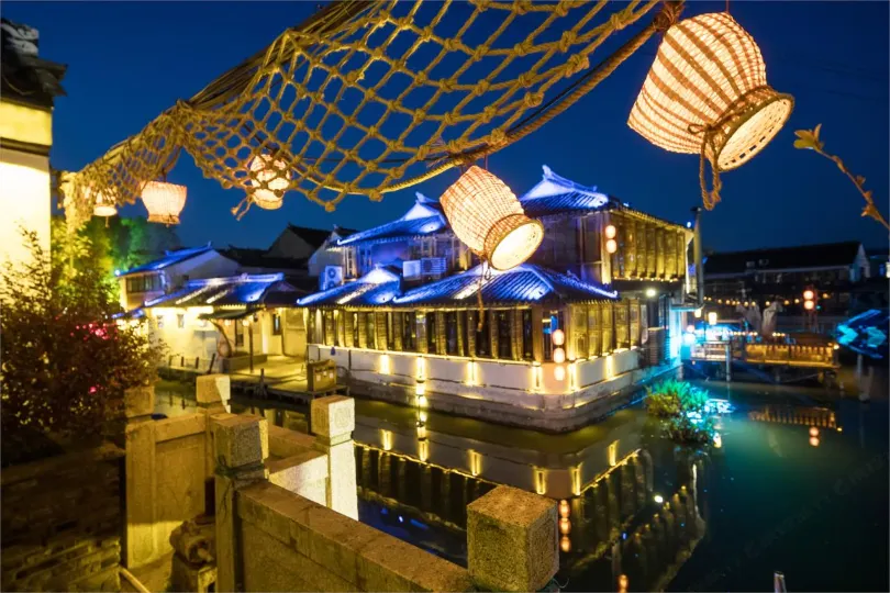 Zhouzhuang Linshui Renjia Inn