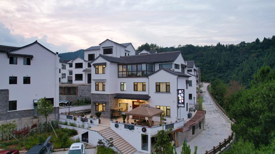 Qike Jiunong Homestay