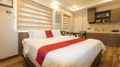 RedDoorz Plus @ Bez Tower and Residences San Juan La Consolacion Convent 주변 호텔