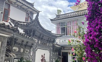 Dali Zhenyuan Courtyard