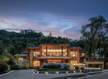 自在光霧山リゾート民宿