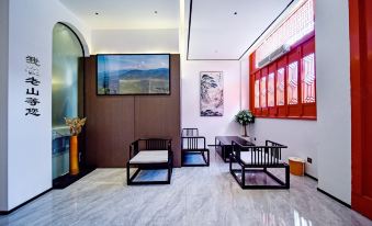 Malipo Aojia Garden Hotel