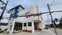 Airhub Hostel Phuket Airport