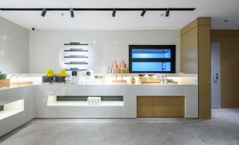 Ni Hao Hotel (Nanjing Mochou Lake Subway Station)