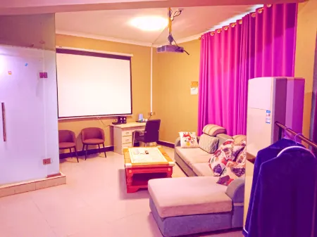 Xinzheng Shuya Hotel Отели рядом с достопримечательностью «Henan Institute of Water Conservancy and Environment (Airport Campus)»