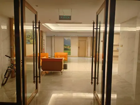 Luqi Apartment Отели в г. Пэнцзе