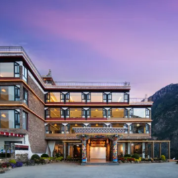 Xilin Mountain Residence (Danba Jiaju Tibetan Village)