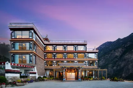 Xilin Mountain Residence (Danba Jiaju Tibetan Village) Отели в г. Даньба