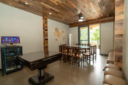 Chishui Tingshanyu Homestay Отели рядом с достопримечательностью «Chishui Danxia Tourist Area · Great Waterfall»