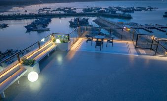 Dongshan Meet the Sea Homestay (Aojiao Branch)