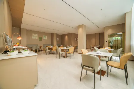 Meihao EZZI Hotel (Yuxi Xinping Ethnic Square)