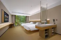 新平戛灑鉑森假日溫泉酒店 鄰近玉溪交通運輸集團公司漠沙客運站的酒店