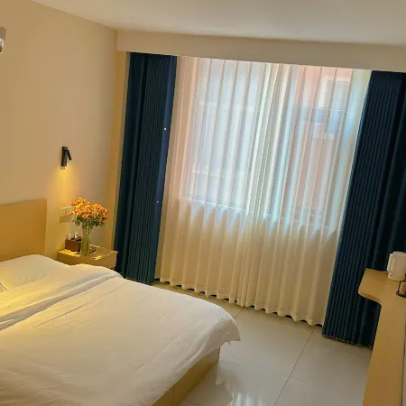 Xiping Tuyue Cinema Hotel Hotels in Xiping