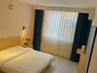 Xiping Tuyue Cinema Hotel