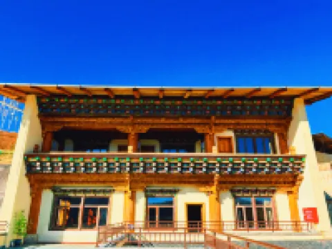 湖贊山谷丨Lake  Mountain丨藏藝民宿（香格里拉松贊林寺店） 鄰近松贊林景區的酒店