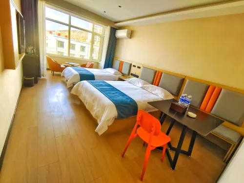 速8飯店（定西火車站民主街店）