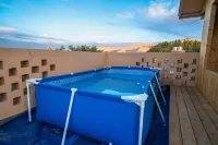 Cloud Trail Manor （Mingsha Mountain&Crescent Spring,Dunhuang ） - С бассейном