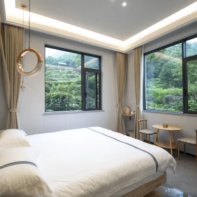 Taiyi Highway Landscape Courtyard Homestay Hotels near Lushan Mountain - Qicai (seven colors)waterfall