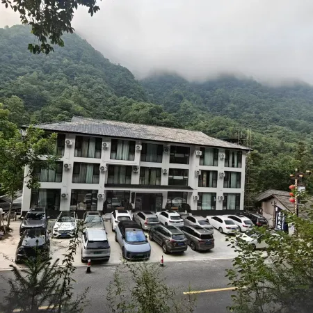 Caojia Quadrangle Inn