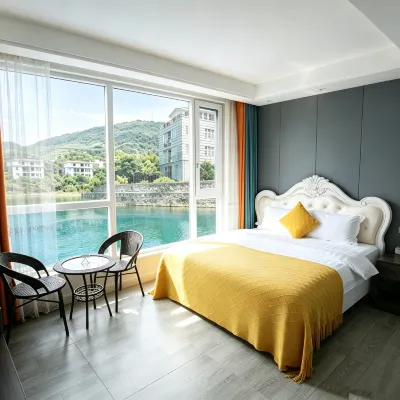 Xiandao Lake Tiancheng Seaview Hotel - parking