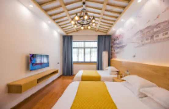 Yolo Qingmu Chinese Inn (Tongxiang Wuzhen Xizha Scenic Area)