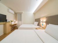 汉庭酒店(上海环球港店) - 高级双床房