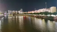 Gold and Silver Business Hotel Huaiji - Parkering