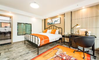 Yiju Chain Apartment LOFT Riverview Duplex Hotel (Guiyang Future Ark Shop)