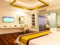 Grand Sokhalay Hotel Hotels near សួន បៃតងអង្គរ