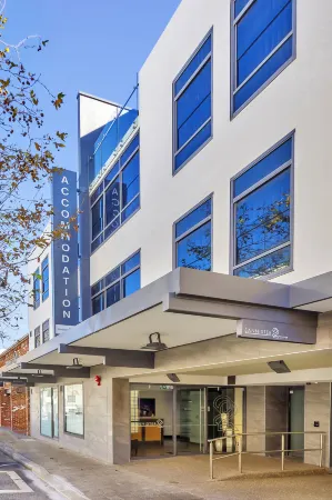 New Haus by Hougoumont Hotel, Former Bannister 22 Отели рядом с достопримечательностью «Университет Нотр Дам Австралия»