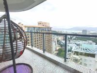 三亚椰海风情居金茂海景公寓 - 阳台三室一厅套房