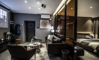 Enatt Apartment(Shenzhen Chegongmiao Subway Station Store)