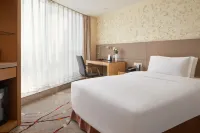 Grand Skylight Hotel Yueyang (Yueyanglou Pedestrian Street) Hotels near Jianing Shopping Plaza