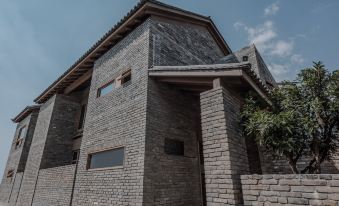 Dali Ancient City Xishan Designer Hotel