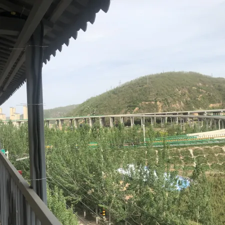 Yan'an Dawu Xiaozhan Deshenglou Cave Hotel