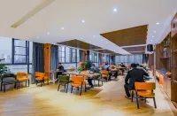 Huangting Hotel Hotels in Xintian