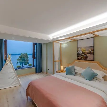 Beautiful crown Sea View Resort (Erhai flagship)