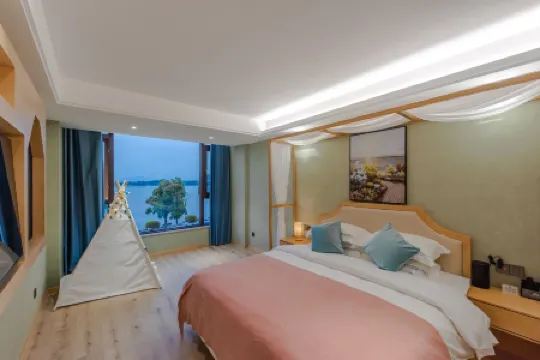 Beautiful crown Sea View Resort (Erhai flagship)