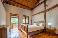 Mount Mogan Canzhu House (Boutique Homestay)