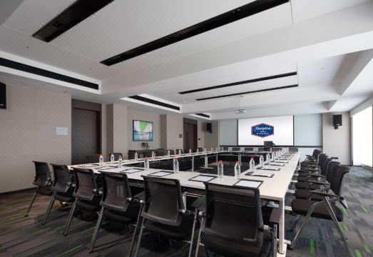 3. 햄튼 바이 힐튼..