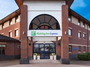 Holiday Inn Express 沃維克M40，JCT.15