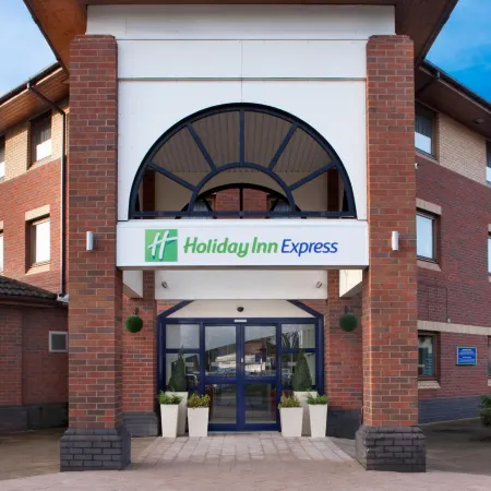 Holiday Inn Express WARWICK - STRATFORD-UPON-AVON by IHG