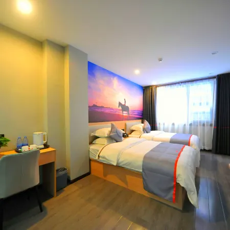 Junyi Hotel( Santai   Phoenix Mountain Hotel