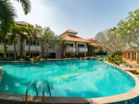Thara Cholapruek Resort Hotels in Ban Na
