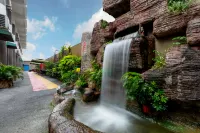 Home Inn (Guilin Railway Station Zhongshan South Road) Отели в г. Гуйлинь