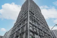 Chaodian E-Sports Hotel (Chongqing North Railway Station Longtousi Park Metro Station)