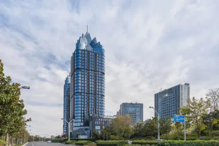 Novotel Zhengzhou  Convention  Center Отели рядом с достопримечательностью «Zhengzhou Zoological Garden»