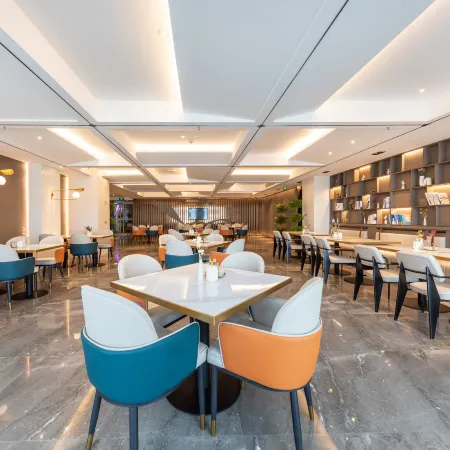 Hefei Feidong High Speed Rail Station Atour Hotel