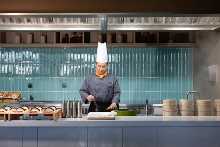 Home2 Suites by Hilton Guiyang Nanming Jiyuan Отели рядом с достопримечательностью «Guizhou Police College»